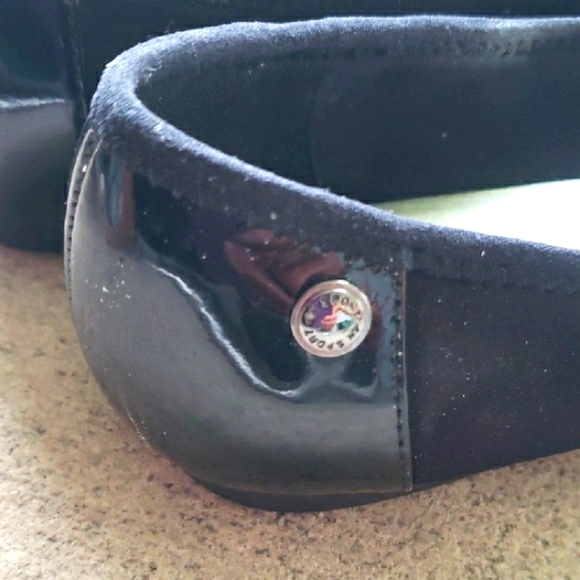 Like new "Anne Klein" sport black flats with silver chain on toe section - Picture 6 of 11